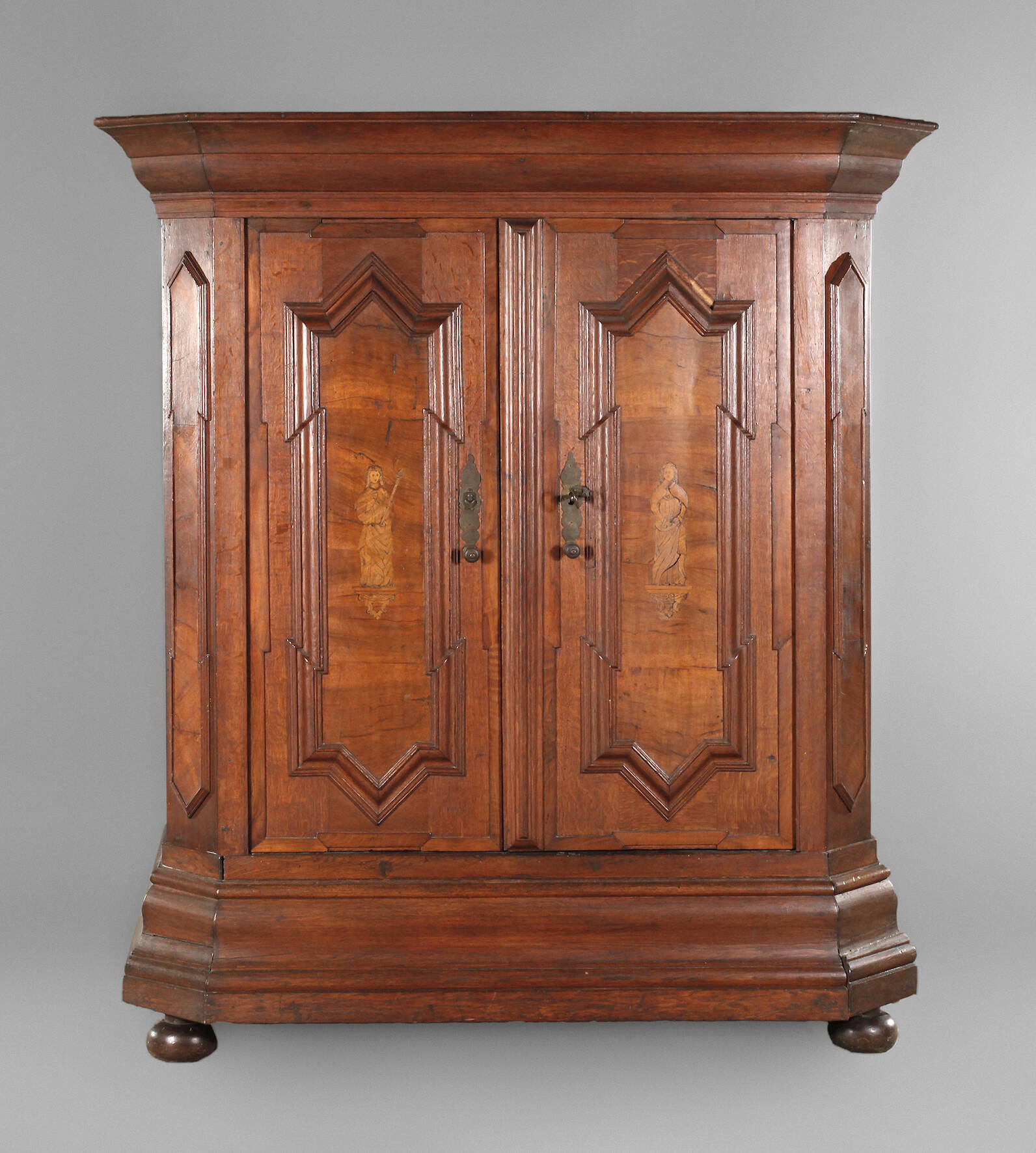 Dielenschrank Barock