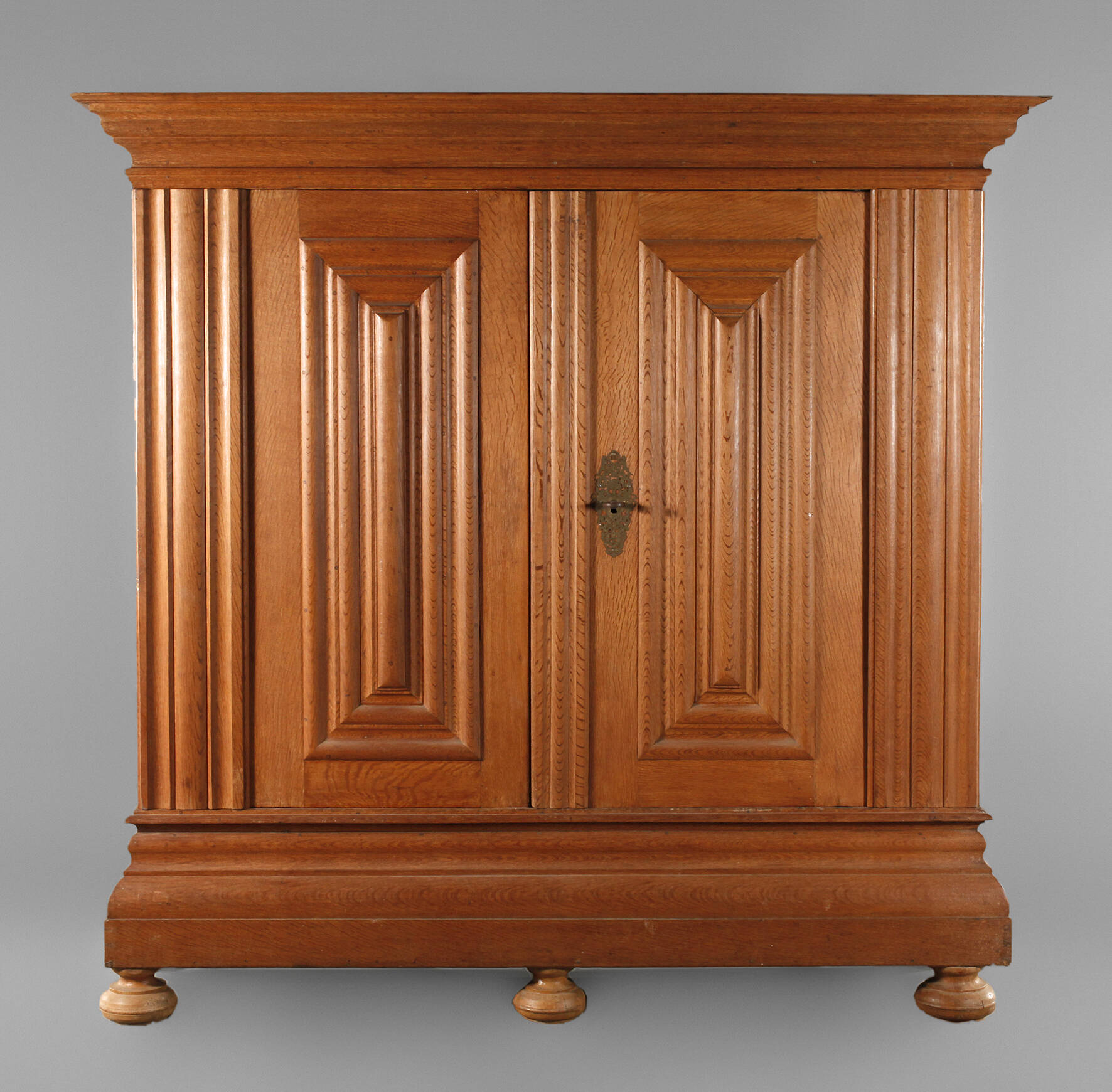 Barocker Dielenschrank