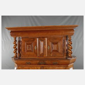 Barocker Aufsatzschrank