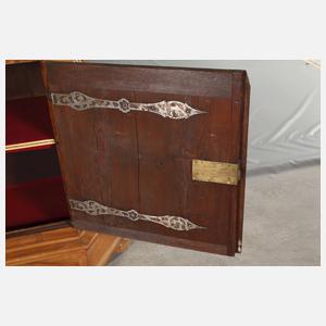 Barocker Aufsatzschrank