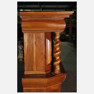 Barocker Aufsatzschrank