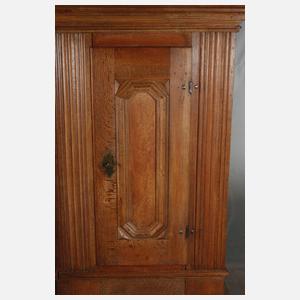 Barocker Kleiderschrank