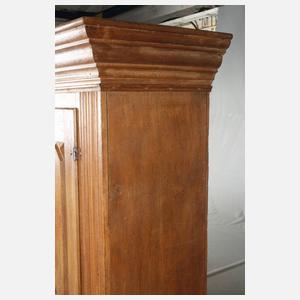 Barocker Kleiderschrank