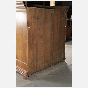 Barocker Kleiderschrank