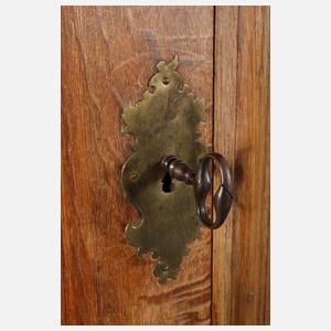 Barocker Kleiderschrank