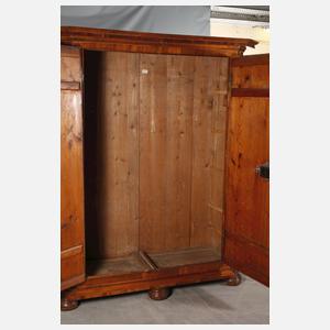 Barocker Kleiderschrank