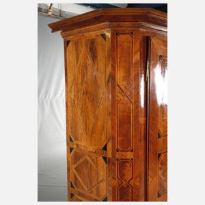 Barocker Kleiderschrank