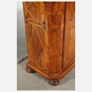 Barocker Kleiderschrank