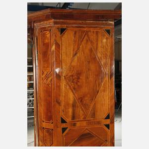 Barocker Kleiderschrank