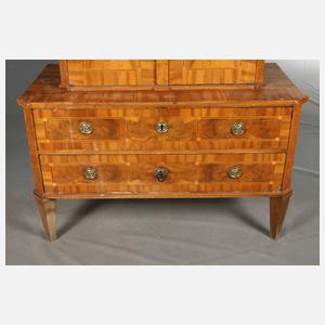 Klassizistische Aufsatzkommode