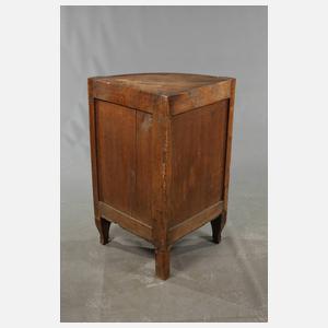 Paar barocke Eckschränkchen