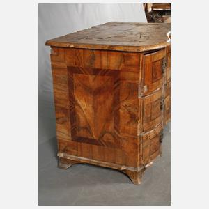 Höfische Barockkommode