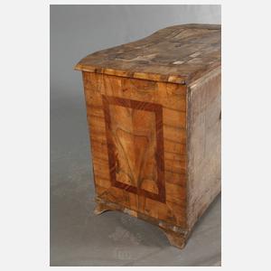 Höfische Barockkommode