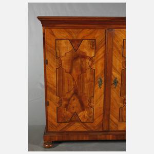 Halbschrank im Barockstil
