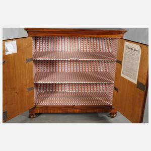 Halbschrank im Barockstil