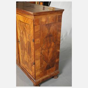 Halbschrank im Barockstil