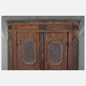 Bemalter Bauernschrank