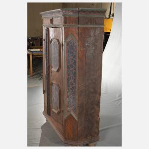 Bemalter Bauernschrank