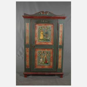 Zierlicher Bauernschrank