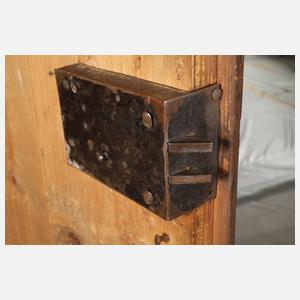 Barocker Bauernschrank