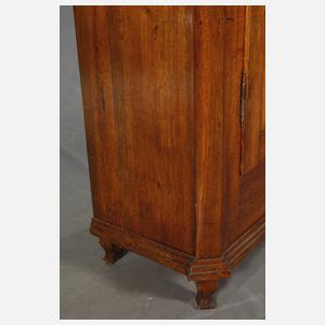 Klassizistischer Schrank