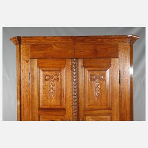 Klassizistischer Schrank