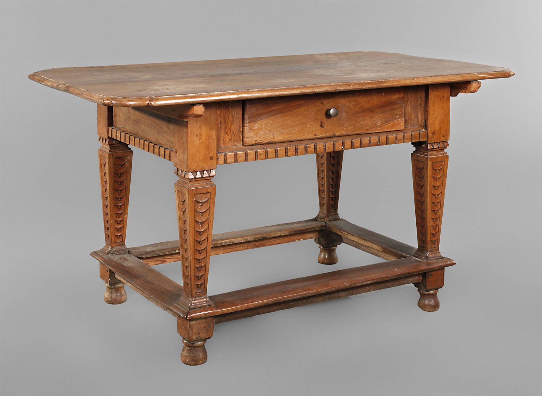 Klassizistischer Tisch