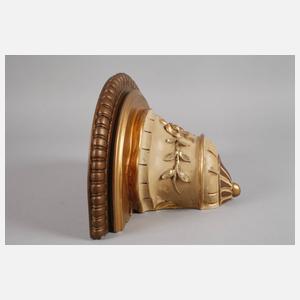 Geschnitzte Wandkonsole