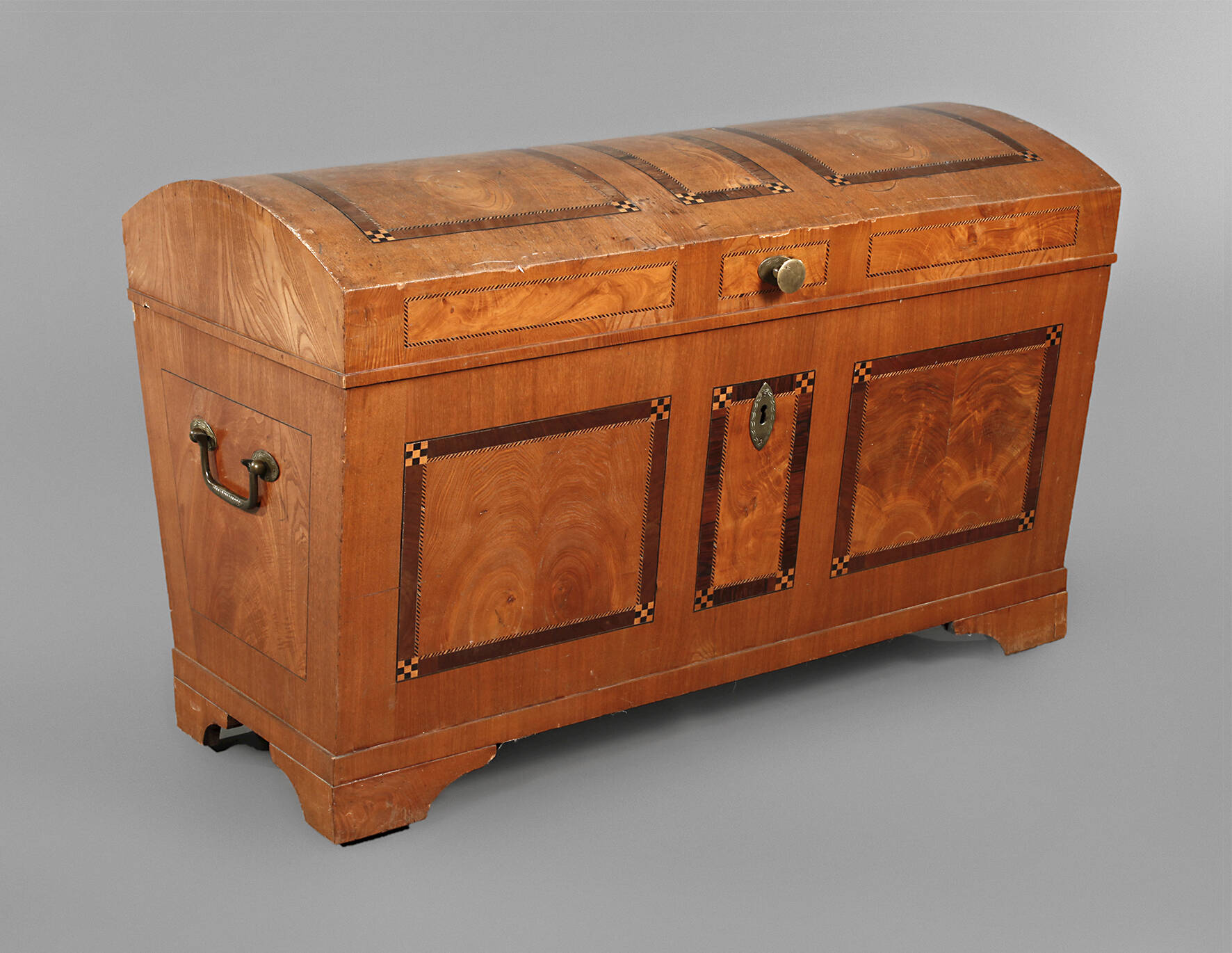 Runddeckeltruhe Biedermeier