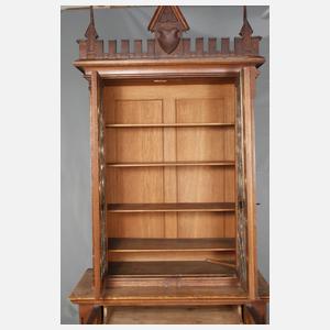 Neogotischer Bücherschrank