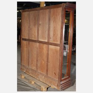 Große Sammlungsvitrine