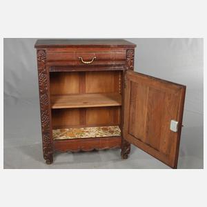 Halbschrank im Barockstil