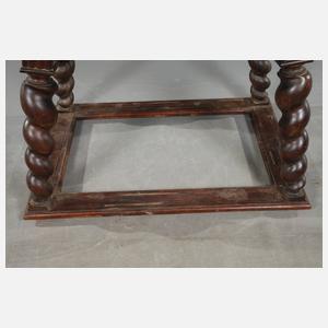 Tisch im Renaissancestil