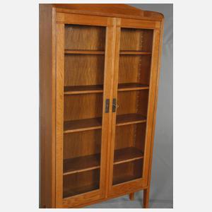 Paar Büchervitrinen