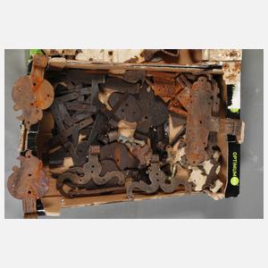 Großes Konvolut Fenster- und Türbeschläge