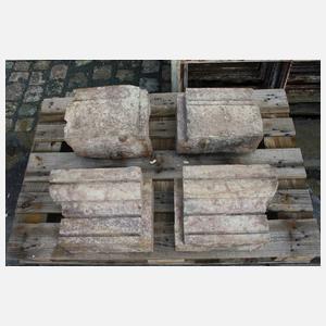 Paar Säulenabschlüsse