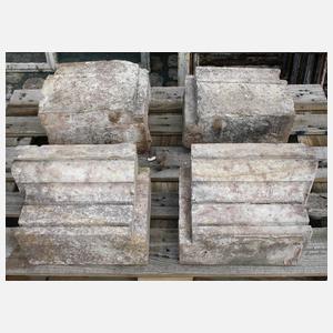 Paar Säulenabschlüsse