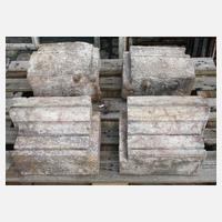 Paar Säulenabschlüsse111