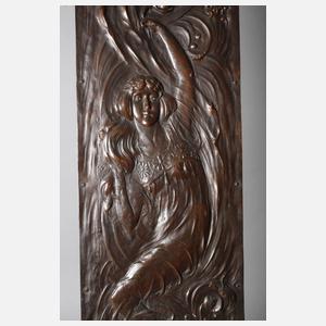 Großes Bronzerelief