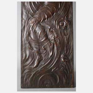 Großes Bronzerelief
