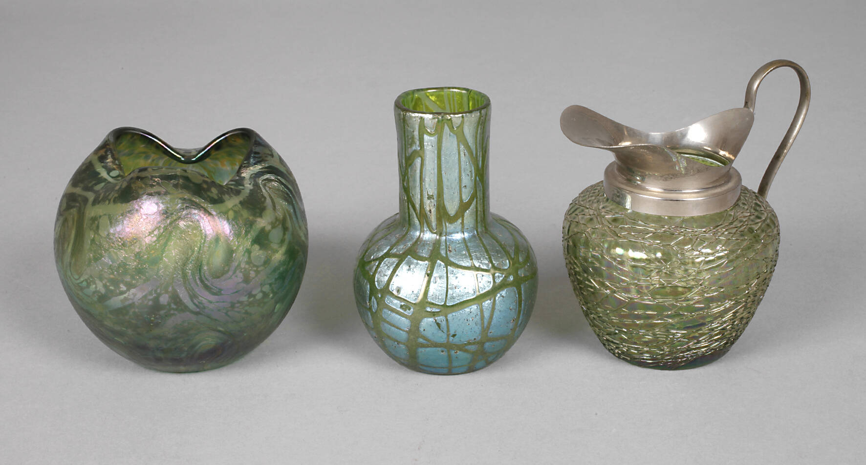 Kännchen und zwei Vasen Jugendstil