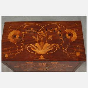 Kleines Schränkchen Art déco