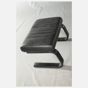 Paar Sessel mit Ottomanen