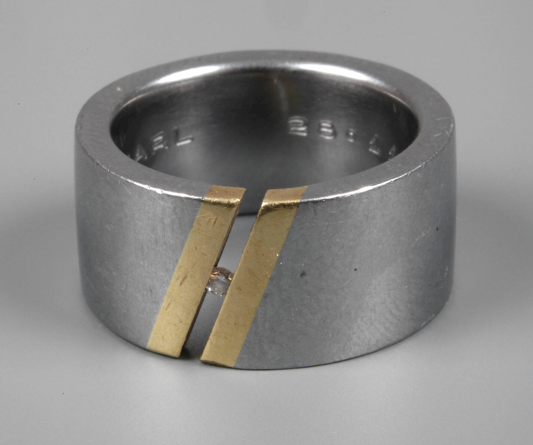 Herrenring mit Brillant