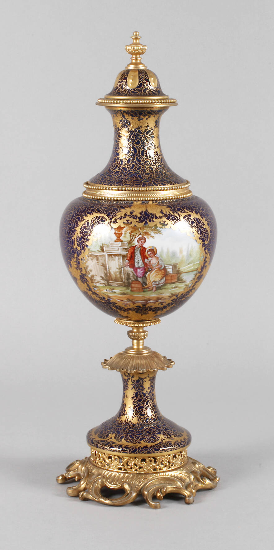 Frankreich große Prunkvase mit Montur