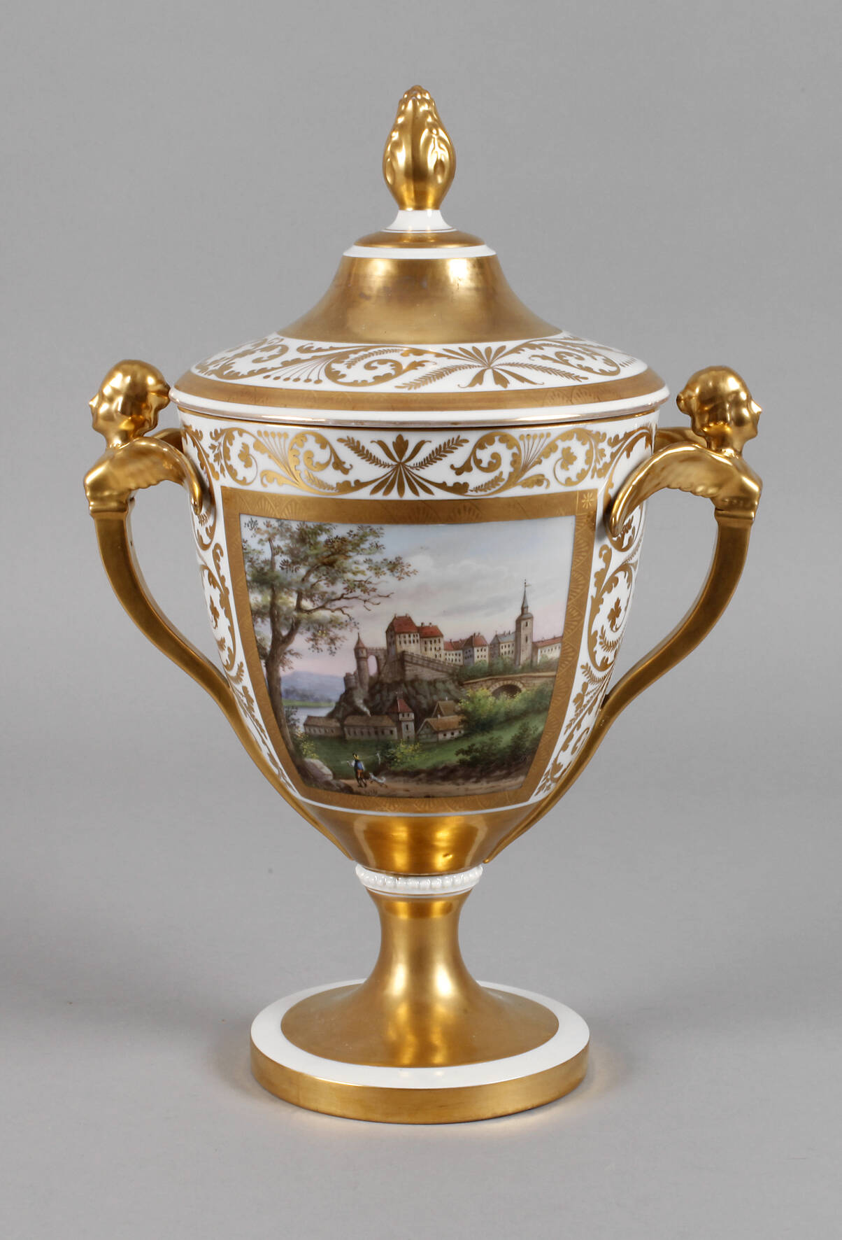 Prunk-Deckelvase mit Vedutenmalerei