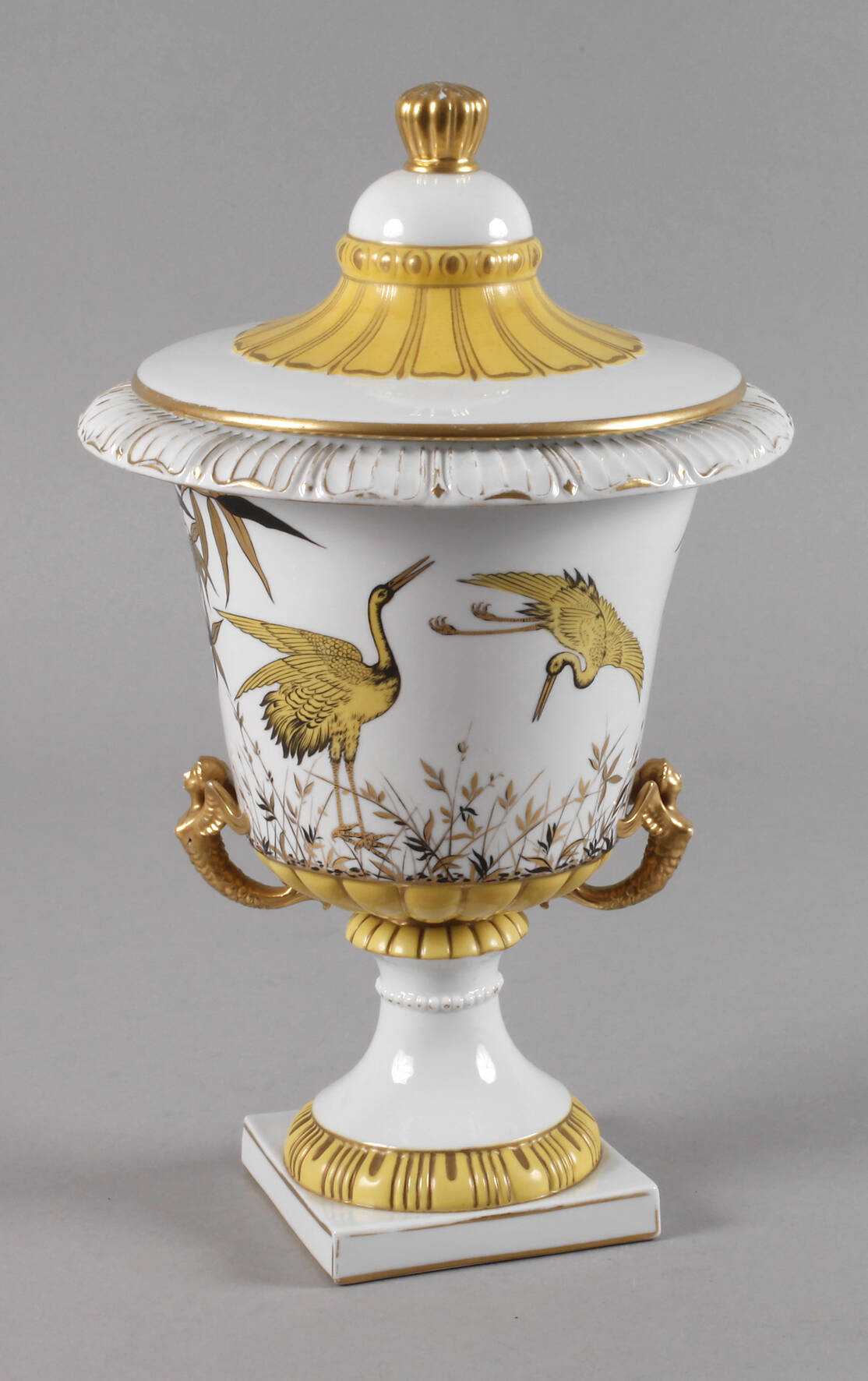 Fraureuth Pokaldeckelvase