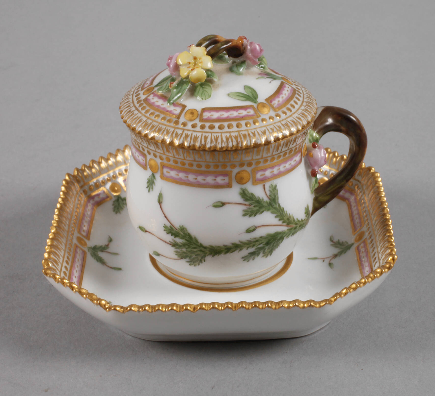 Royal Copenhagen Cremetasse "Flora Danica"