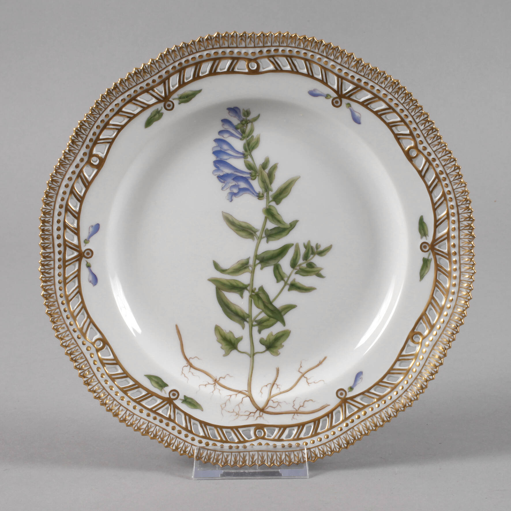 Royal Copenhagen Durchbruchteller "Flora Danica"