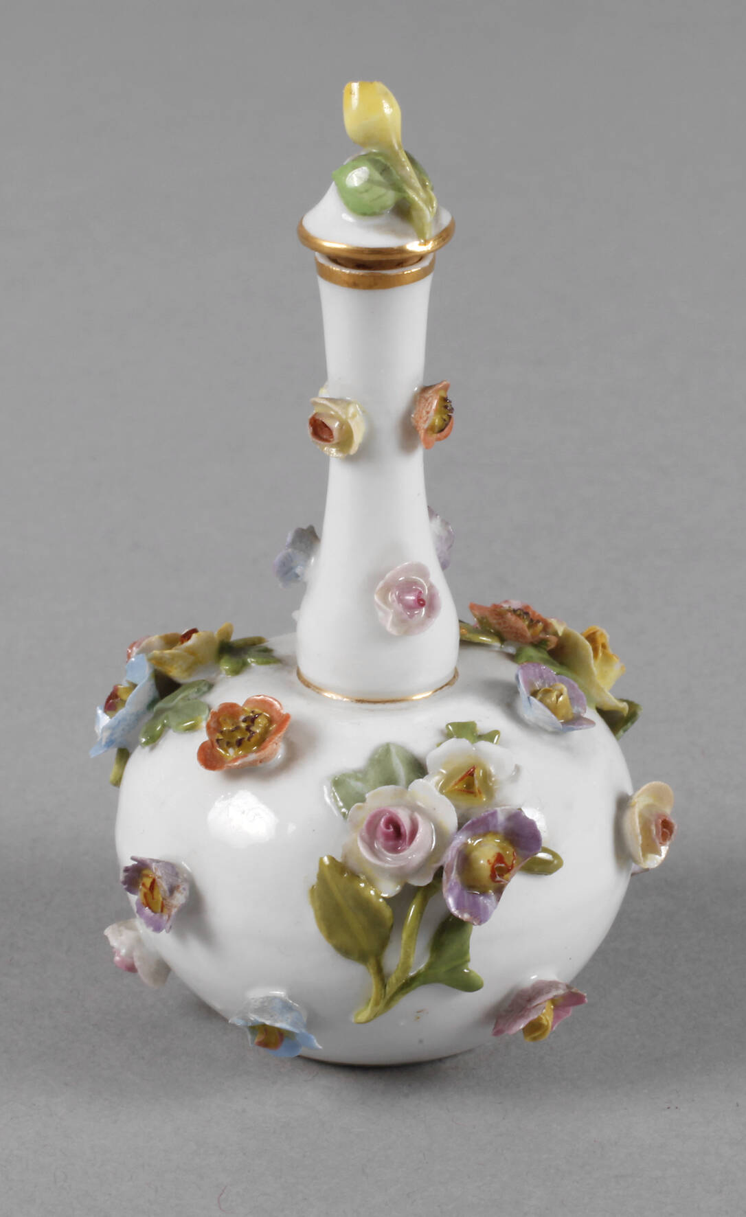 Meissen Parfumflakon mit Blütenbesatz